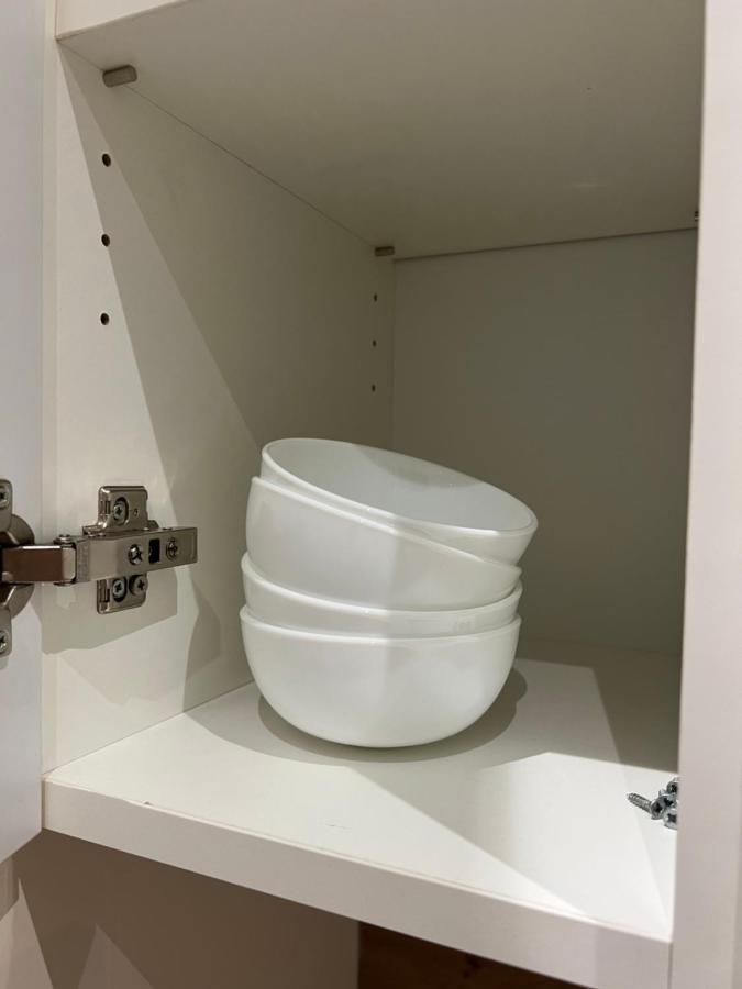 Apartment Near Metro & Netflix Wina Bagian luar foto